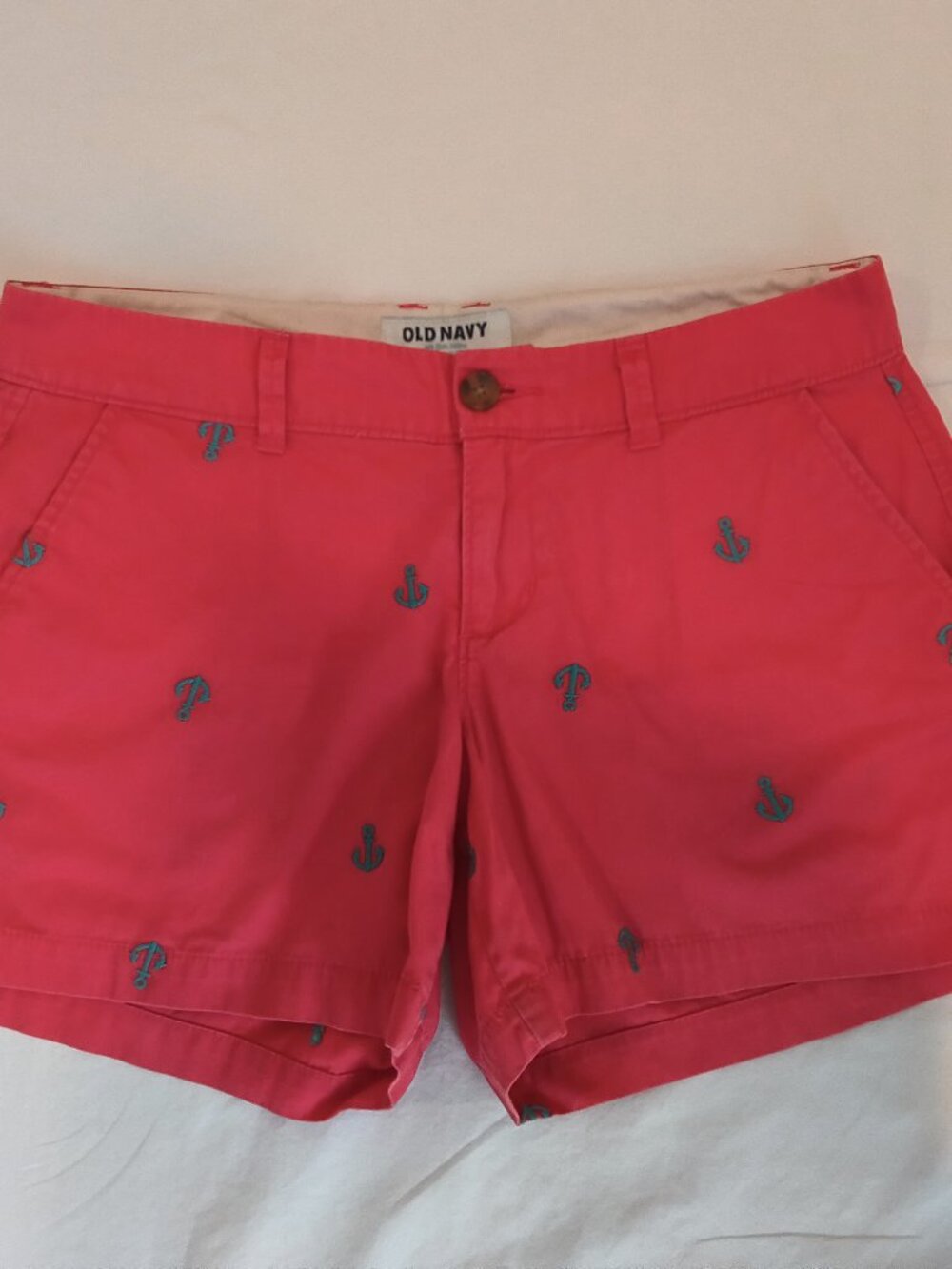 Old Navy  Women's Coral Anchor Embroidery. Everyday Shorts Size 2